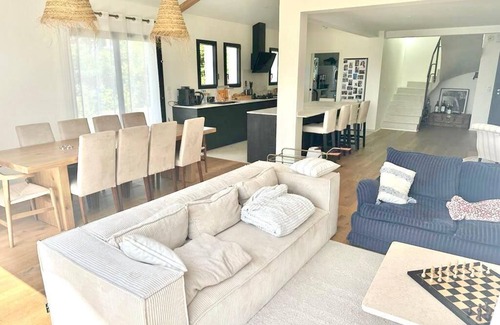 Arbonne Casa | Maison a Deux pas de Biarritz, Piscine Chauffée, Boulodrome