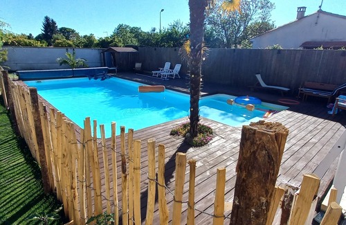 Saint-Medard-en-Jalles Casa | Maison Avec Piscine Entre Bordeaux et Lacanau