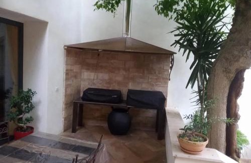 Courthezon Casa | Maison accueillante a Courthezon avec jardin prive