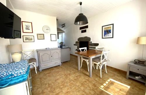 Groix Casa | Maison ancienne charmante avec jardin, proche du port de Groix - FR-1-813-8