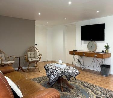 Arnouville Apartamento | Maison Arnouville 15 mins CDG Airport 20 mins Paris