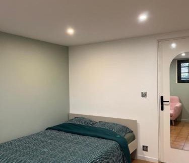 Arnouville Apartamento | Maison Arnouville 15 mins CDG Airport 20 mins Paris