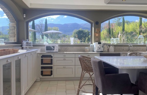 Oppede Casa | Maison Astrée - Luxury Provençal Villa, Heated Pool, Stunning Luberon Views