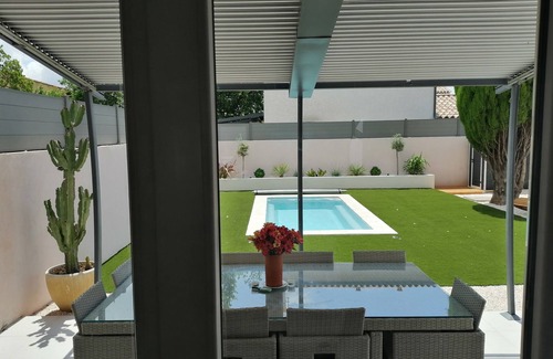 Puget-Ville Casa | Maison au Cœur de Village Avec Piscine Privée