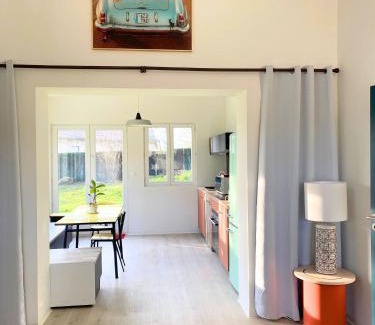 Jullouville Casa | Maison au calme à 2,4km de la mer, kids friendly