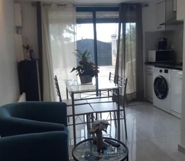 Montgeron Casa | Maison au calme 2 Chambre