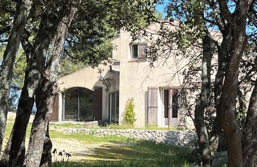 Grambois Casa | Maison au Calme au Pied du Luberon Sud Avec Piscine Animaux Acceptés