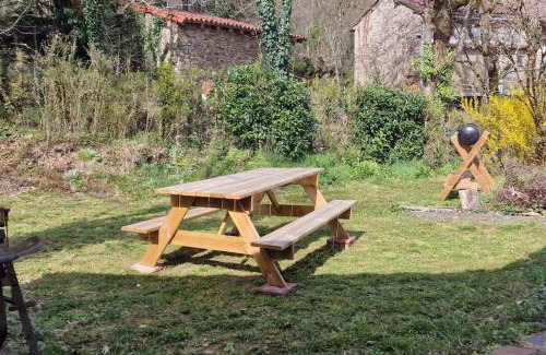 Rouairoux Casa | Maison au calme avec jardin et parking privé