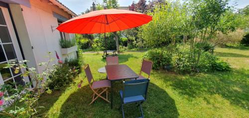 Condette Casa | Maison au calme avec jardin près du Château, forêt et plage