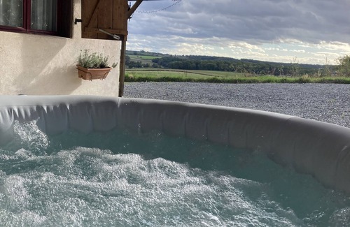 Lanty Casa | Maison au Calme Avec une Belle Vue, Plan D'eau et Sentiers de Rando à Proximité