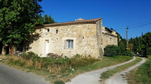Caderousse Apartamento | Maison au calme en campagne climatisée