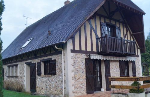 Saint-Pierre-de-Bailleul Casa | Maison au calme à la campagne