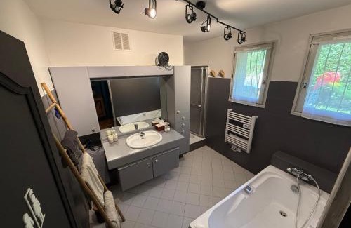 Saint-Pierre-de-Bailleul Casa | Maison au calme à la campagne