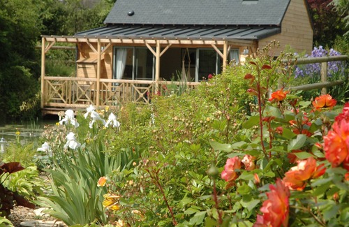Saint-Wambert-des-Trois-Vallees Casa | Casa al borde del agua "Lavoir" 2 pers + piscina y acceso al SPA