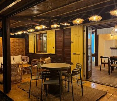 Etang Sale Les Bains Casa | Maison au charme créole - Accès privé à la plage