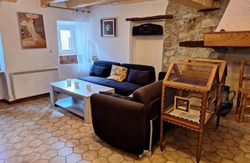 Montolieu Casa | Maison au village du livre