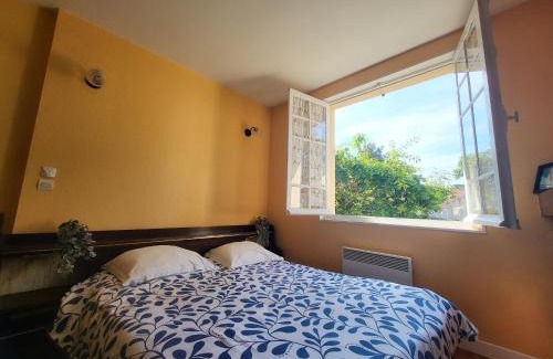 Saint-Brevin-les-Pins Casa | Maison Authentique: Plage, Commerces et Jardin Clôturé - FR-1-364-33