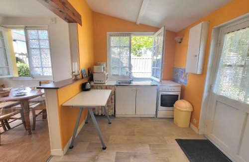 Saint-Brevin-les-Pins Casa | Maison Authentique: Plage, Commerces et Jardin Clôturé - FR-1-364-33