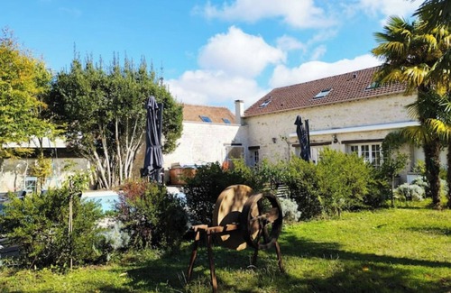 La Chapelle la Reine Casa | Maison Avec Grand Jardin, Piscine et Jacuzzi
