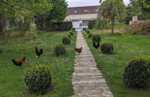 La Chapelle la Reine Casa | Maison Avec Grand Jardin, Piscine et Jacuzzi