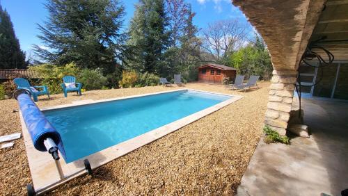Saint-Saturnin-les-Apt Casa | Maison avec piscine chauffée, centre village