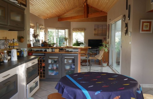 Martignas-Sur-Jalle Casa | Maison Avec Patio et Jardin au Calme à 10 min Aéroport et 25 du Bassin ou Océan