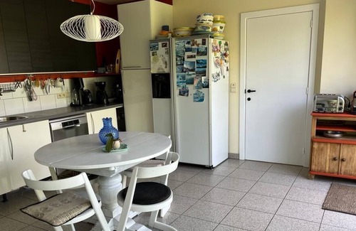 Couvin Casa | Maison Avec Grand Jardin et Jacuzzi, Proche de la Forêt