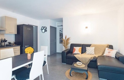 Ghisonaccia Casa | Maison Avec Grande Piscine à Proximité de la mer