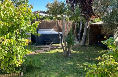 Jard-sur-Mer Casa | Maison avec jacuzzi - charme et sérénité pour 6 pers