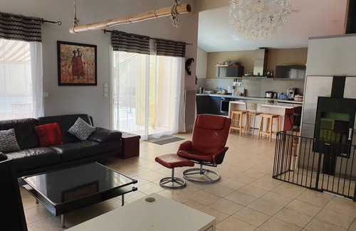 Sommieres Casa | Maison Avec Piscine, Climatisation et Située à 2 pas du Centre Historique