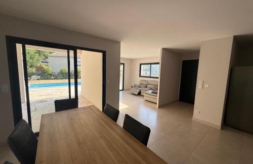 Blauzac Casa | Maison avec piscine, jardin et terrasse - Blauzac