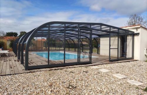 Avrille Casa | Maison avec piscine privée, proche plage