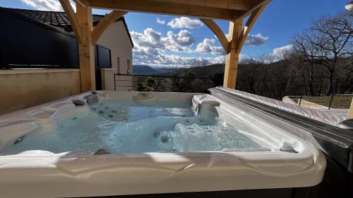 Cazoules Casa | Maison avec spa privatif et vue sur la vallée
