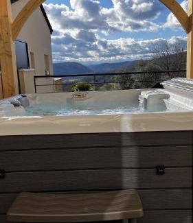 Cazoules Casa | Maison avec spa privatif et vue sur la vallée