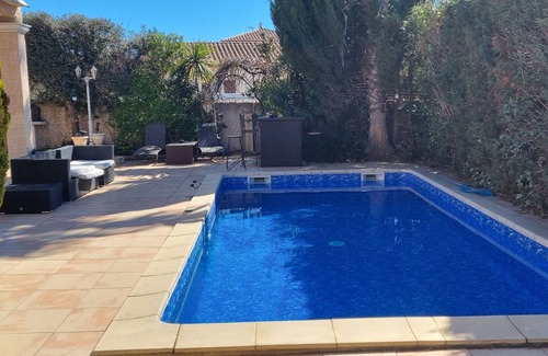 Meze Casa | Maison Avec Terrain et Piscine à 10 Minutes à Pieds de la Plage et Centre Ville