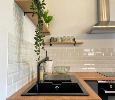 Gare-Jouvenet Apartamento | MAISON avec Terrasse, Parking proche Gare & Centre