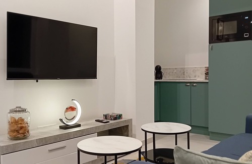 Louvres Casa | Maison Avec un Élégant Jacuzzi Bluetooth Music Lit King Size Mémoire de Forme