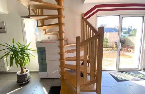 Pleumeur-Bodou Casa | Maison avec WIFI, jardin clos et terrasse, à 500m de la mer et du GR34, Île Grande - FR-1-368-13