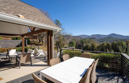 Dillard Cabaña | Maison Blanche Cottage @ Julep Farms