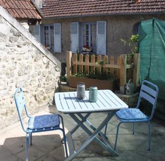 Beynes Cama Y Desayuno | Maison bleue