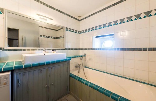 Moulins Engilbert Villa | Maison Bourguignonne