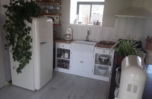 Ploneour-Lanvern Casa | Maison Bretonne Avec Grand Jardin Proche des Plages et Surf. Animaux Acceptés
