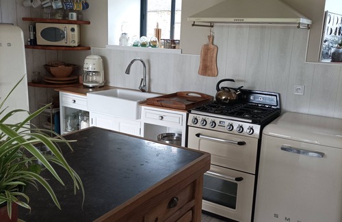 Ploneour-Lanvern Casa | Maison Bretonne Avec Grand Jardin Proche des Plages et Surf. Animaux Acceptés