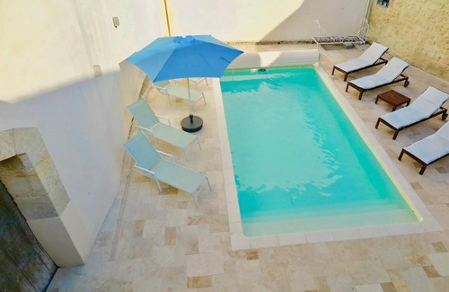 Saint-Genies-de-Fontedit Casa | Maison Chateau Courtyard - St Genies De Fontedit, Languedoc Roussillon