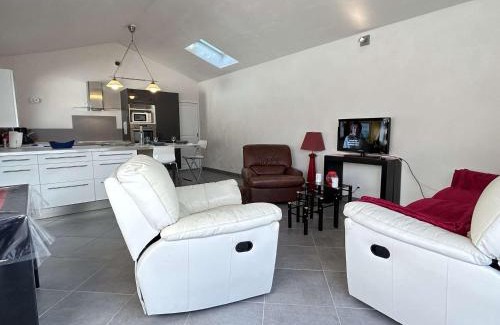 La Gueriniere Casa | Maison calme avec jardin clos, 800m plage - 2 chambres, BBQ, parking privé, Wifi - FR-1-224B-116