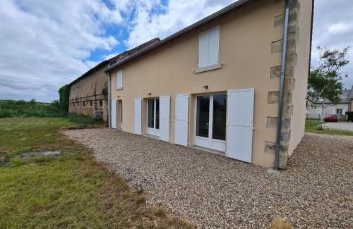 Montierchaume Casa | Maison calme avec jardin et terrasse, proche Châteauroux, 3 chambres, 3 salles de bain, parking inclus - FR-1-591-359