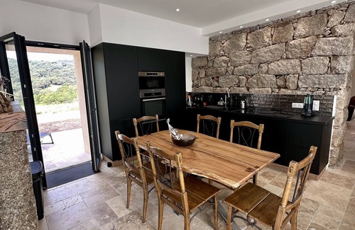 Sartene Casa | Maison Cantonnière en Pierre Entièrement Rénovée sur un Terrain Agréable