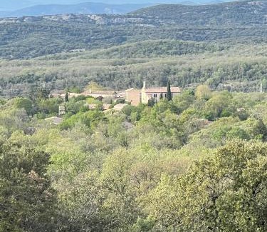 Bouquet Cama Y Desayuno | Maison Casamande & SPA - Luxe et sérénité dans un domaine d'amandiers