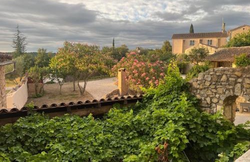 Bouquet Cama Y Desayuno | Maison Casamande & SPA - Luxe et sérénité dans un domaine d'amandiers