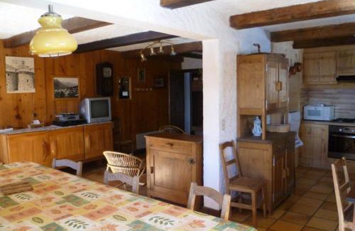 Notre-Dame-de-Bellecombe Casa | Maison chaleureuse à Notre-Dame-de-Bellecombe avec cheminée.